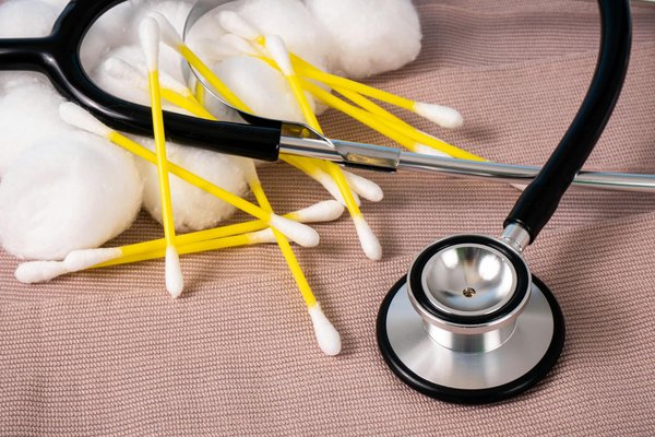 Comment la consommation de probiotiques peut-elle influencer positivement la santé intestinale ?